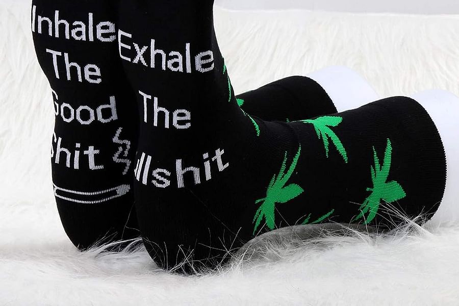 weed-themed socks DIY