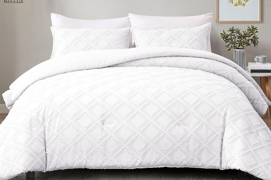 geometric weed bedding