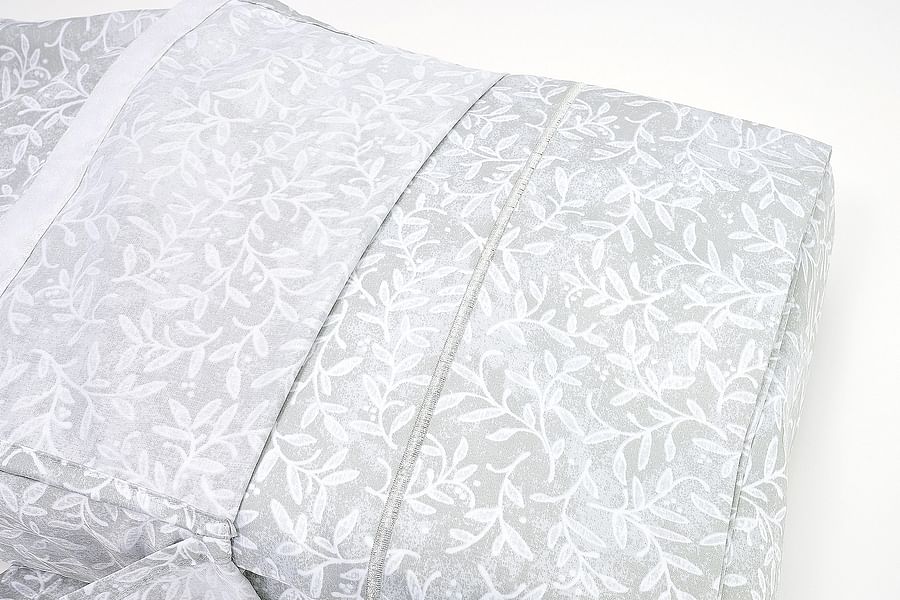 monochrome weed bedding
