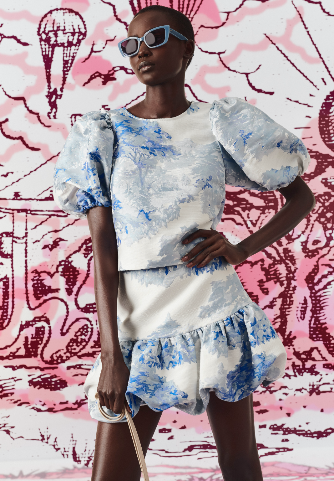 Toile de Jouy weed bedding